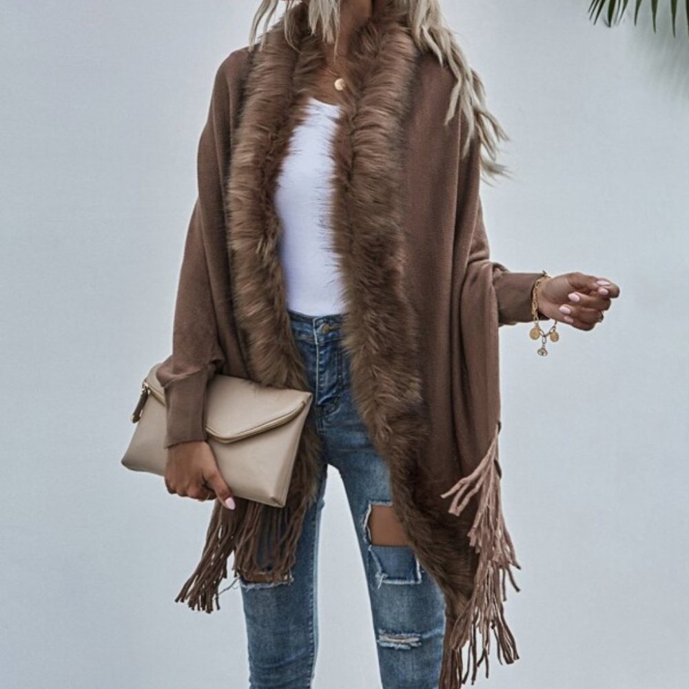 Contrast Fuzzy Batwing Sleeve Fringe Hem Cardigan - Picture 4 of 7